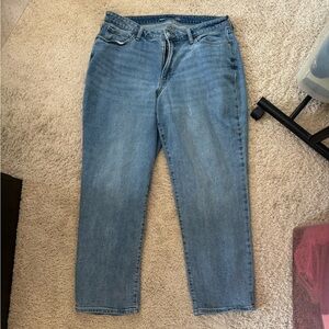 Old Navy Curvy OG Loose light wash jeans, size 16, regular length.